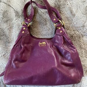 Coach Roomy Shoulder Purse 👜 Purple